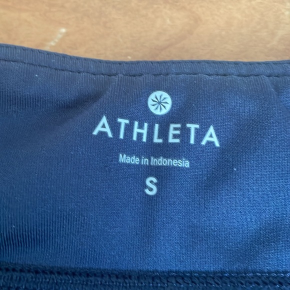 Athleta Women's Navy Athletic Shorts Size Small - Picture 3 of 9